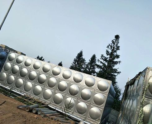 為什么不銹鋼水箱板材表面要設(shè)計鼓起來的形狀呢？